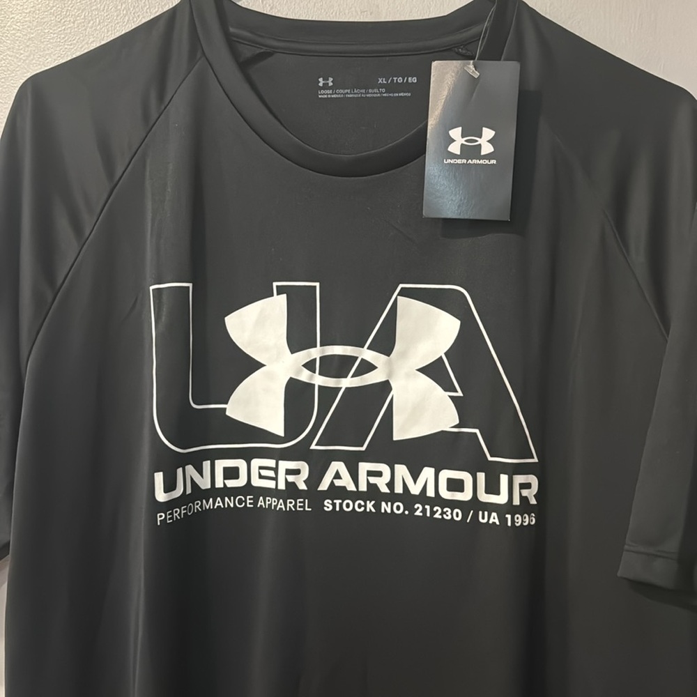 Under Armour Performance Shirt - Picture 3 of 3